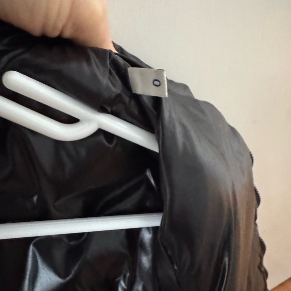 Moncler women’s puffer jacket $2000 size 0 - Picture 5 of 10